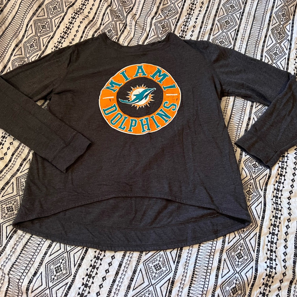 Miami Dolphins Long Sleeved Top 🐬 ☀️ 🏈